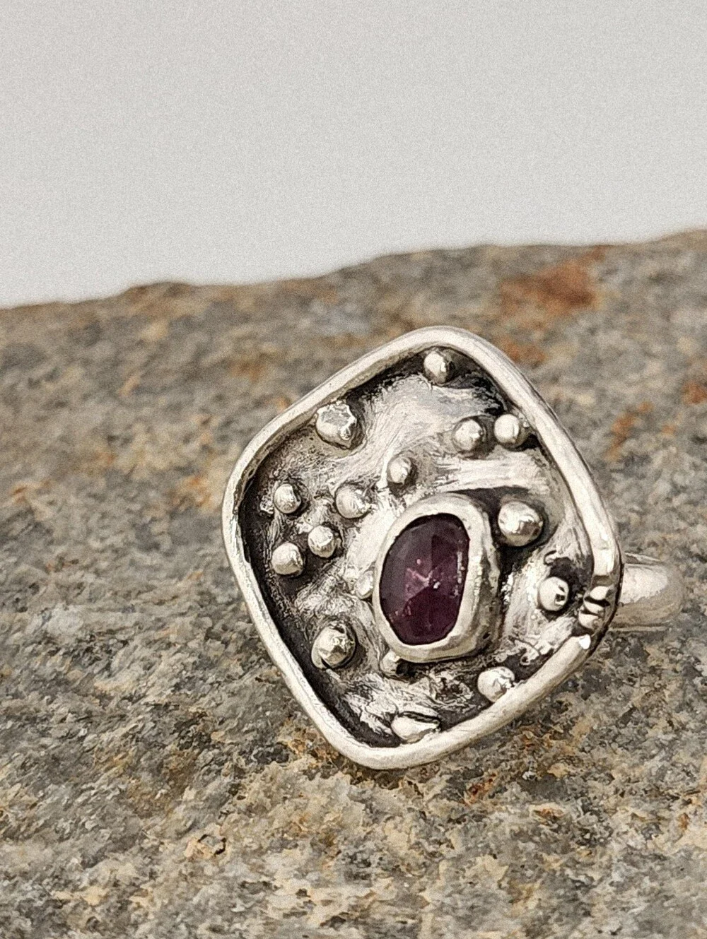 PUNK SAPPHIRE RUNG HANDMADE IN STERLING SILVER WOMENS SIZE 8.5